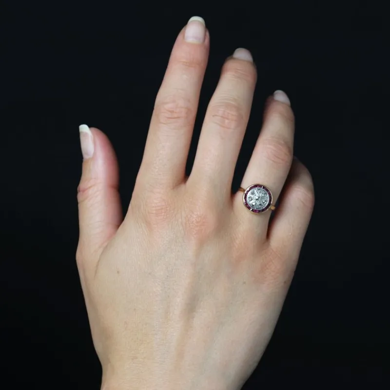 Pamono Calibrated Red Gems Diamonds 18 Karat Yellow Gold Round Ring, 1920s> Rings