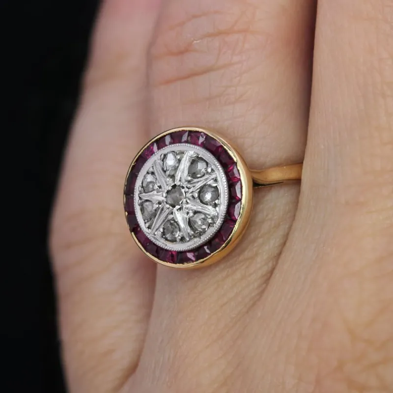 Pamono Calibrated Red Gems Diamonds 18 Karat Yellow Gold Round Ring, 1920s> Rings