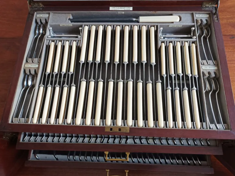Pamono Canteen of Cutlery from James & William Laing, 1890s, Set of 149> Cutlery & Serving Utensils