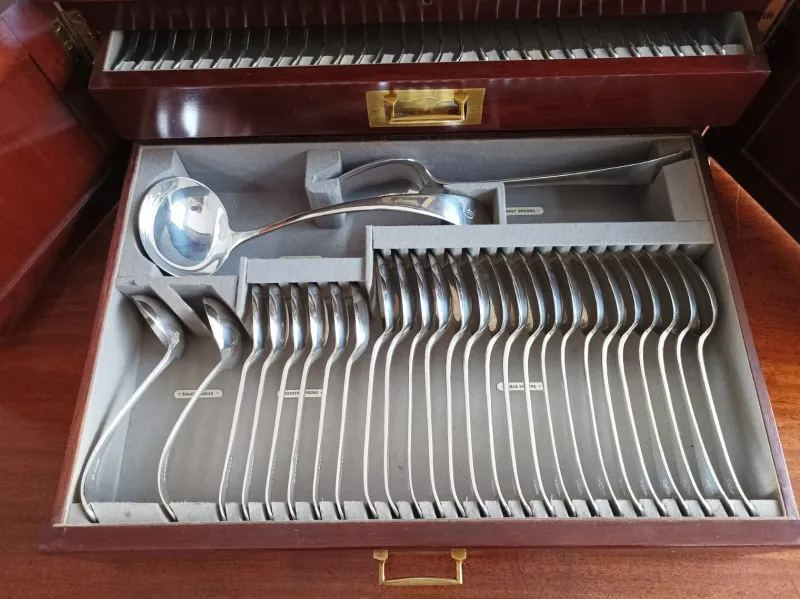 Pamono Canteen of Cutlery from James & William Laing, 1890s, Set of 149> Cutlery & Serving Utensils