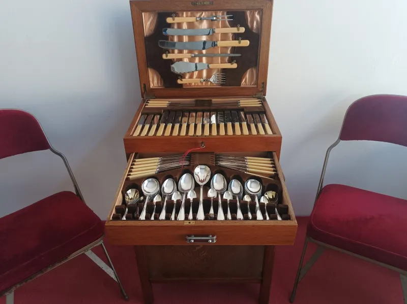 Pamono Canteen of Cutlery from Viners, 1920s, Set of 103> Cutlery & Serving Utensils