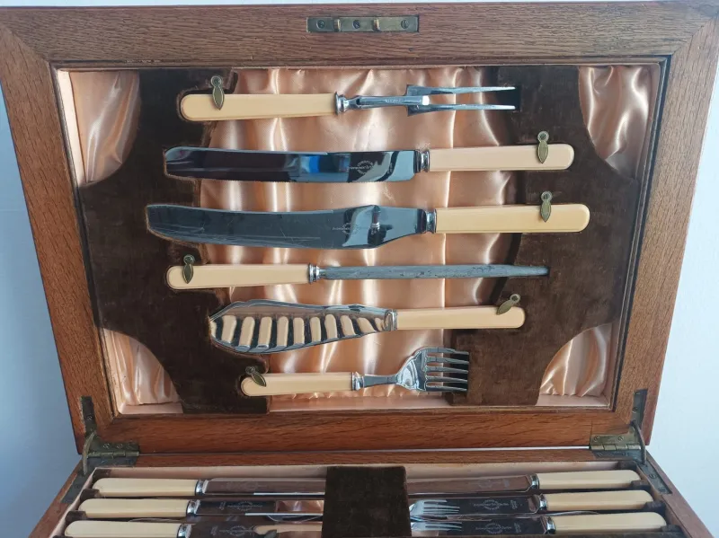 Pamono Canteen of Cutlery from Viners, 1920s, Set of 103> Cutlery & Serving Utensils
