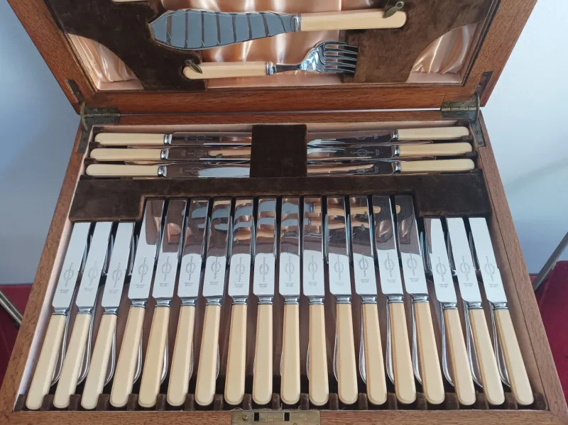 Pamono Canteen of Cutlery from Viners, 1920s, Set of 103> Cutlery & Serving Utensils