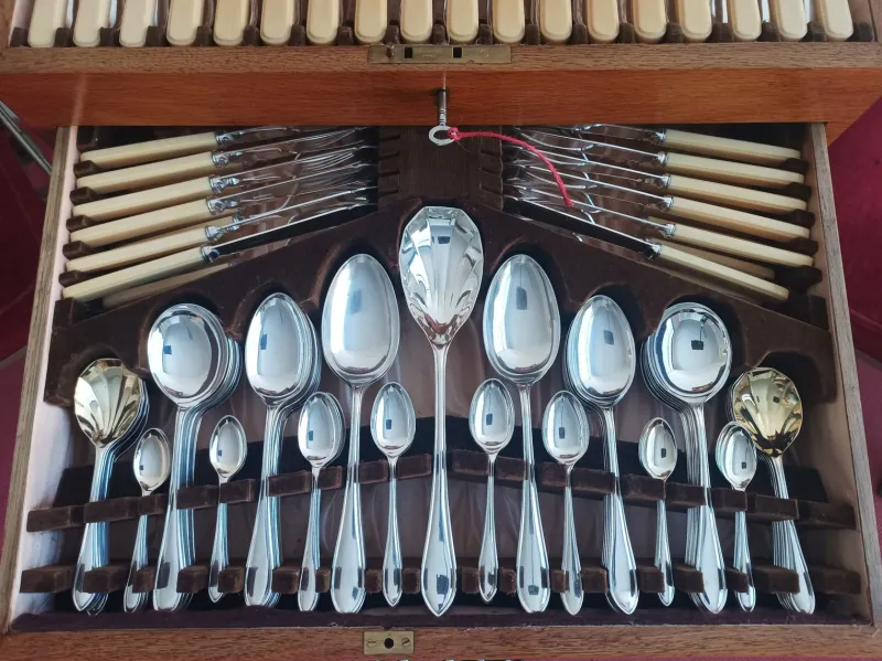Pamono Canteen of Cutlery from Viners, 1920s, Set of 103> Cutlery & Serving Utensils