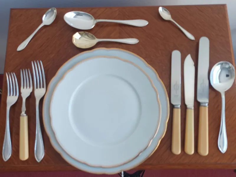 Pamono Canteen of Cutlery from Viners, 1920s, Set of 103> Cutlery & Serving Utensils