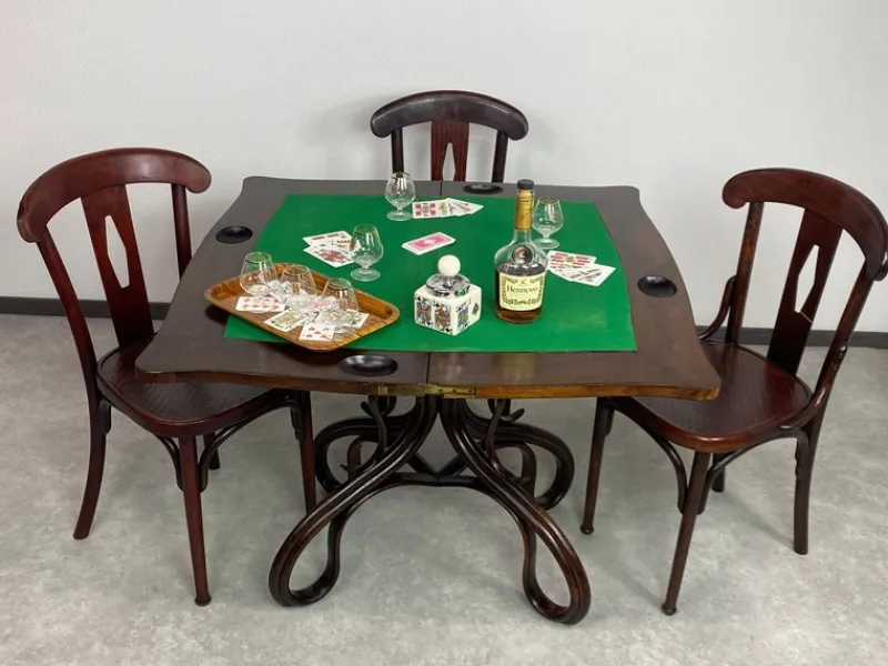 Hot Pamono Card Table from Thonet