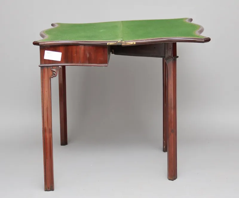 Hot Pamono Card Table, 1770s