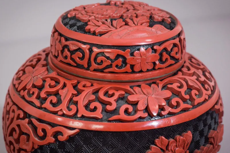 Pamono Carved and Lacquered Chinese Ginger Jar> Bottles, Carafes & Jugs