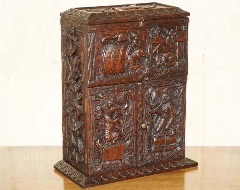 Best Pamono Carved Black Forest Wood Smoking Pipe Cabinet Box, 1870s