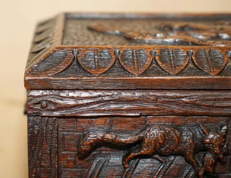 Best Pamono Carved Black Forest Wood Smoking Pipe Cabinet Box, 1870s