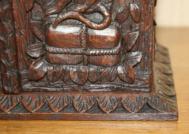 Best Pamono Carved Black Forest Wood Smoking Pipe Cabinet Box, 1870s