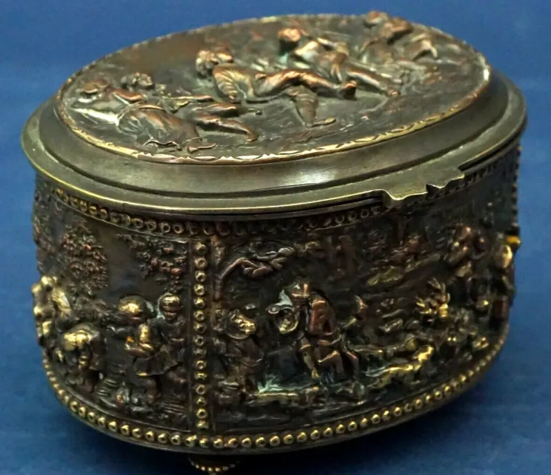 Sale Pamono Carved Bronze Bas-Relief Jewelry Box or Tobacco Holder, France, 19th Century
