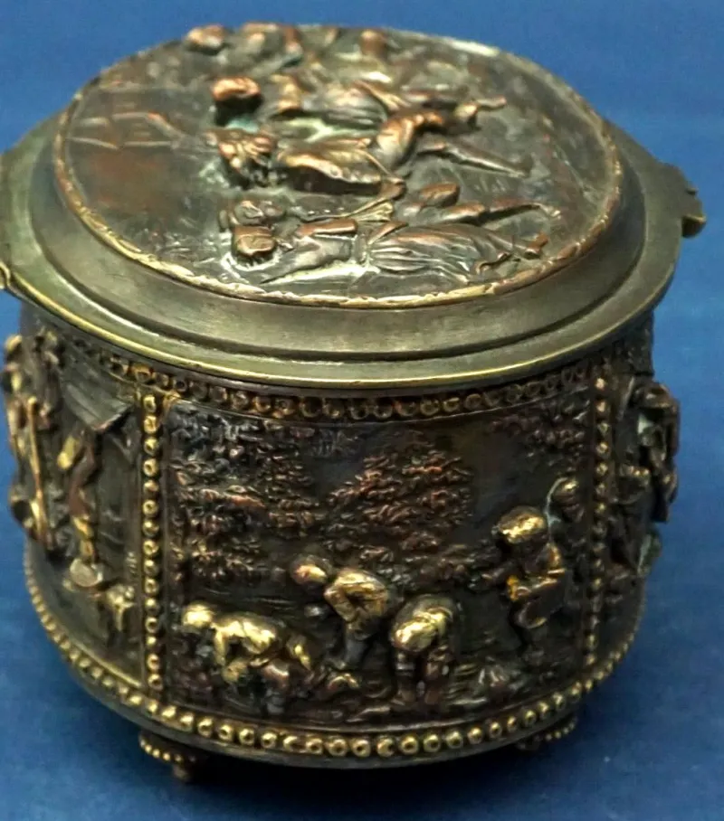 Sale Pamono Carved Bronze Bas-Relief Jewelry Box or Tobacco Holder, France, 19th Century