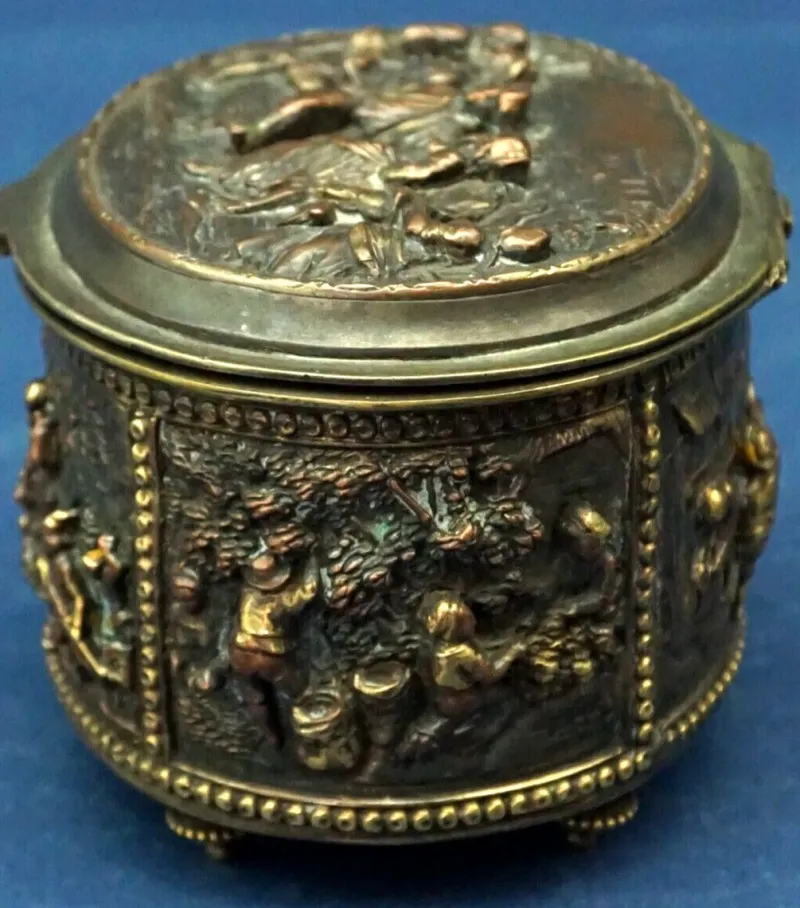 Sale Pamono Carved Bronze Bas-Relief Jewelry Box or Tobacco Holder, France, 19th Century