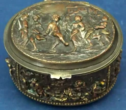 Sale Pamono Carved Bronze Bas-Relief Jewelry Box or Tobacco Holder, France, 19th Century