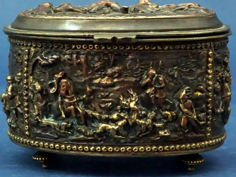 Sale Pamono Carved Bronze Bas-Relief Jewelry Box or Tobacco Holder, France, 19th Century