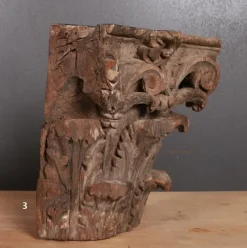 Pamono Carved Capitals, 1750s, Set of 2><noscript><img width=