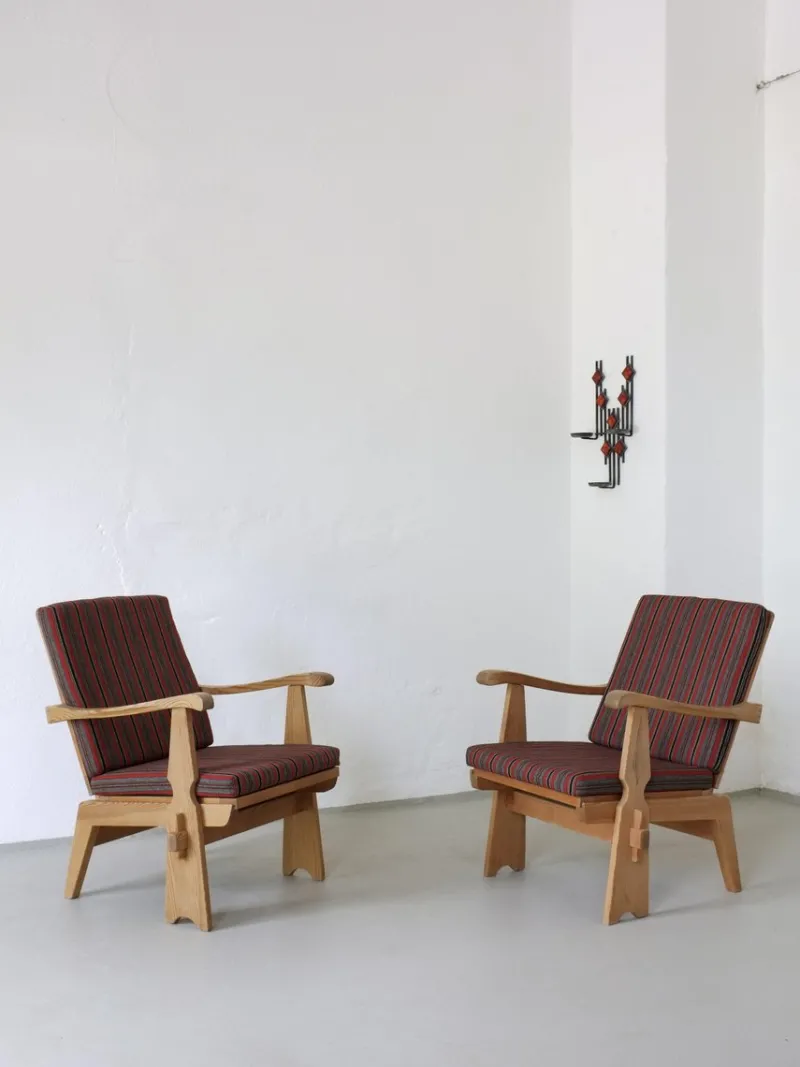 Pamono Carved Pine Lounge Chairs, Scandinavia, 1970s, Set of 2> Lounge Chairs & Armchairs
