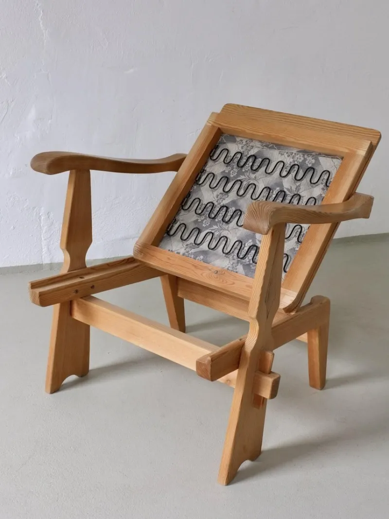 Pamono Carved Pine Lounge Chairs, Scandinavia, 1970s, Set of 2> Lounge Chairs & Armchairs