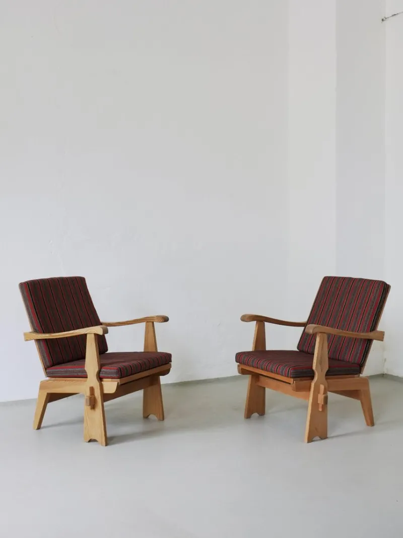 Pamono Carved Pine Lounge Chairs, Scandinavia, 1970s, Set of 2> Lounge Chairs & Armchairs