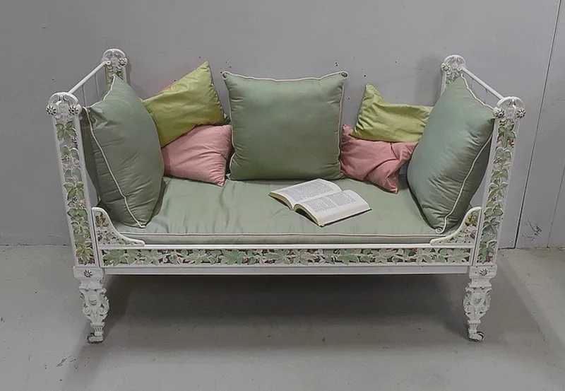 Pamono Cast Iron Bench Bed, 1900s> Worktables & Workbenches