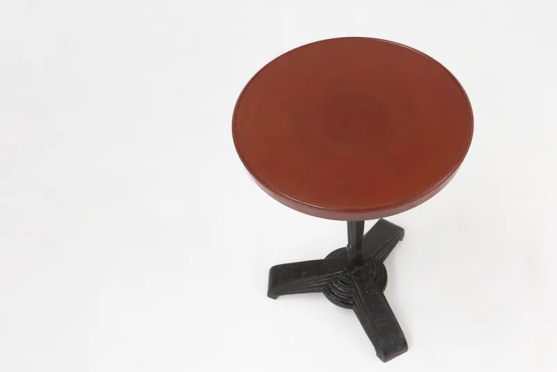 Pamono Cast Iron Bistro Table with Bakelite Top from Louis Vuitton, France, 1930s> Garden Tables