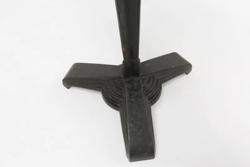 Pamono Cast Iron Bistro Table with Bakelite Top from Louis Vuitton, France, 1930s> Garden Tables
