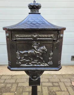 Pamono Cast Iron English Mailbox Letterbox on Leg Black