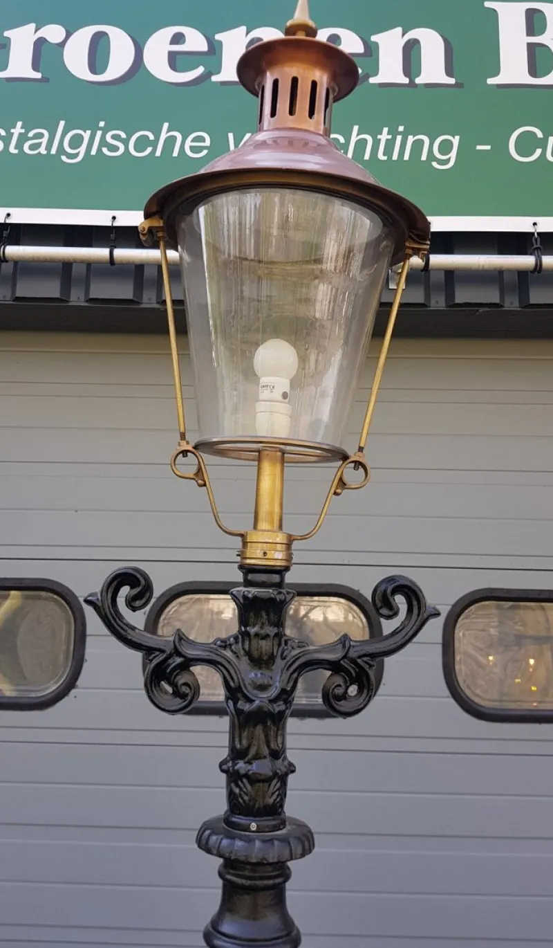 Outlet Pamono Cast Iron Lamp Post Doetinchem with Round Copper Lantern