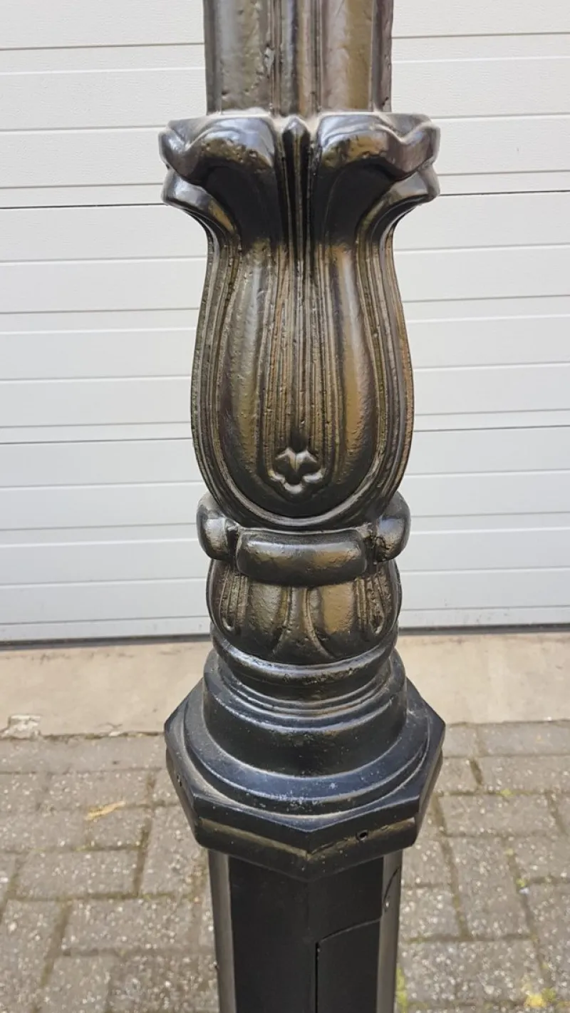 Outlet Pamono Cast Iron Lamp Post Doetinchem with Round Copper Lantern
