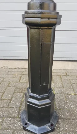 Outlet Pamono Cast Iron Lamp Post Doetinchem with Round Copper Lantern
