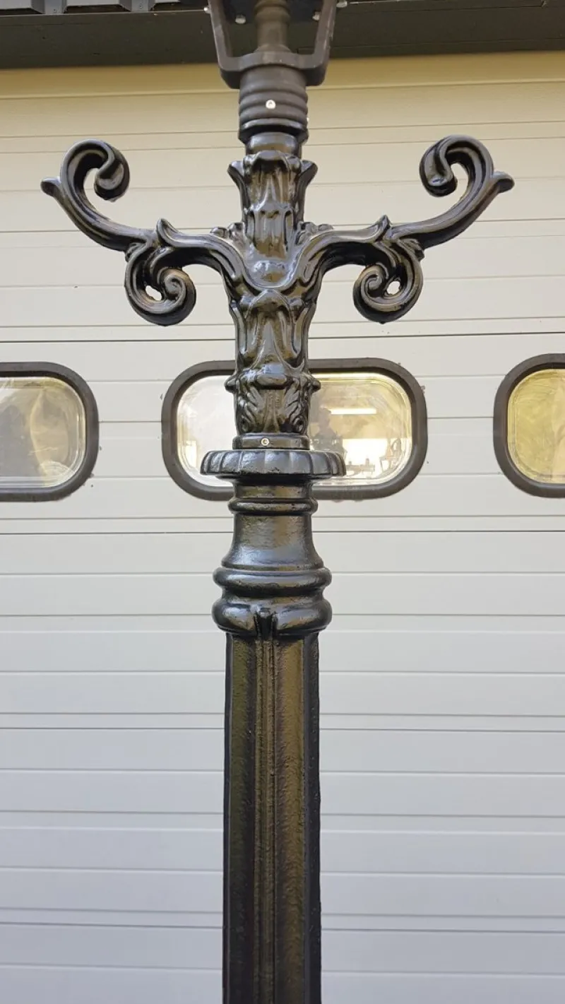 Pamono Cast Iron Lamp Post Doetinchem with Copper Square Lantern> Garden Lighting