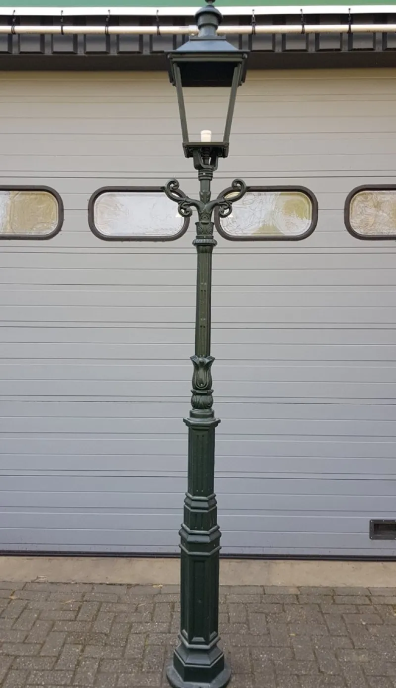 Pamono Cast Iron Lamp Post M2 with Cast Iron Square Lantern