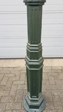 Pamono Cast Iron Lamp Post M2 with Round Copper Lantern><noscript><img width=