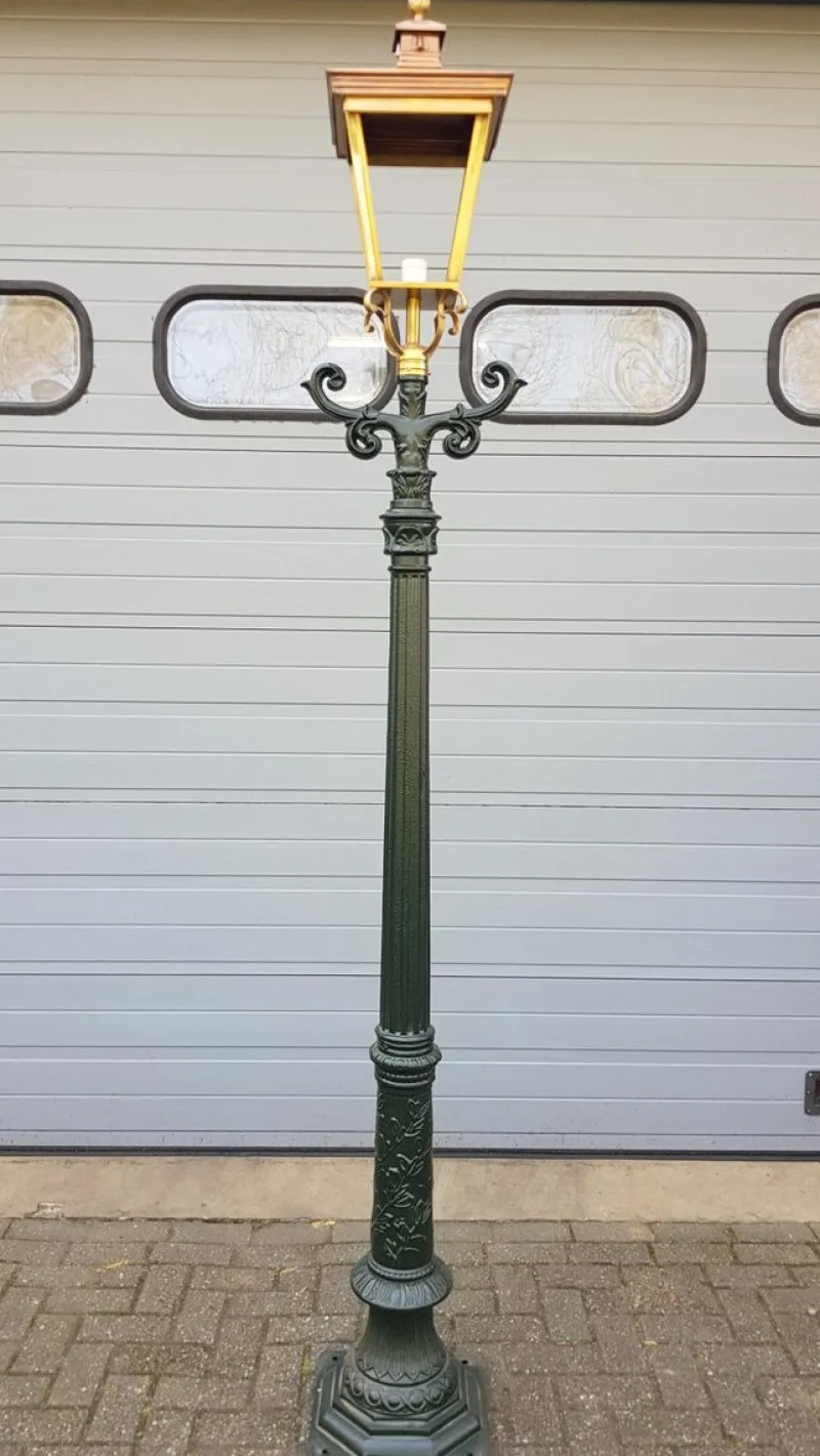 Pamono Cast Iron Lamp Post Romantica with Square Copper Lantern> Garden Lighting