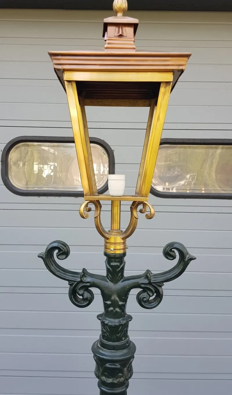 Pamono Cast Iron Lamp Post Romantica with Square Copper Lantern> Garden Lighting