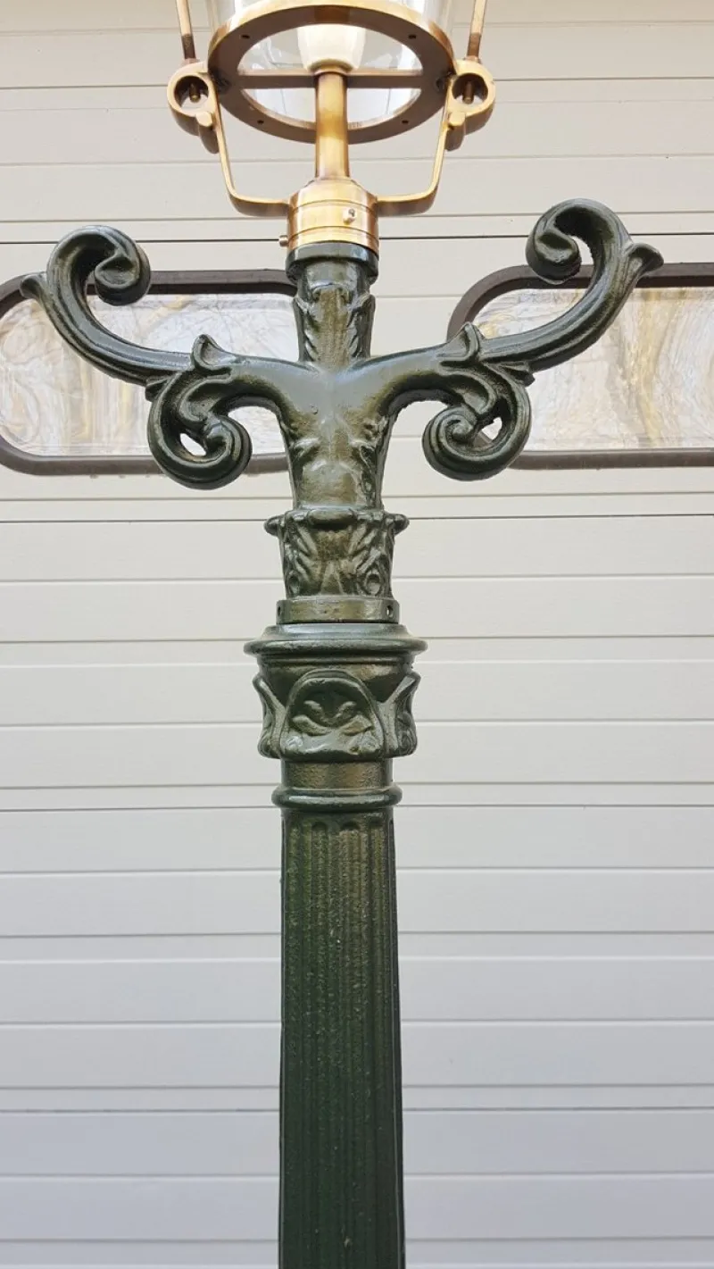 Pamono Cast Iron Lamp Post Romantica with Round Copper Lantern> Garden Lighting