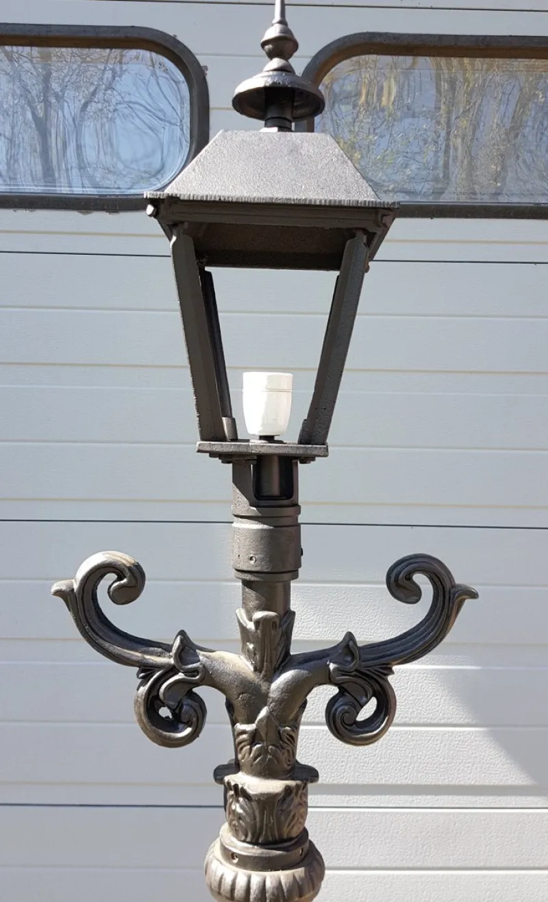 Outlet Pamono Cast Iron Lamp Post with Square Cast Iron Lantern