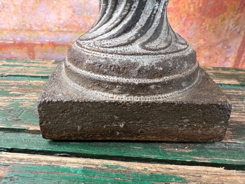 Outlet Pamono Cast Iron Medici Vases, 1864, Set of 2