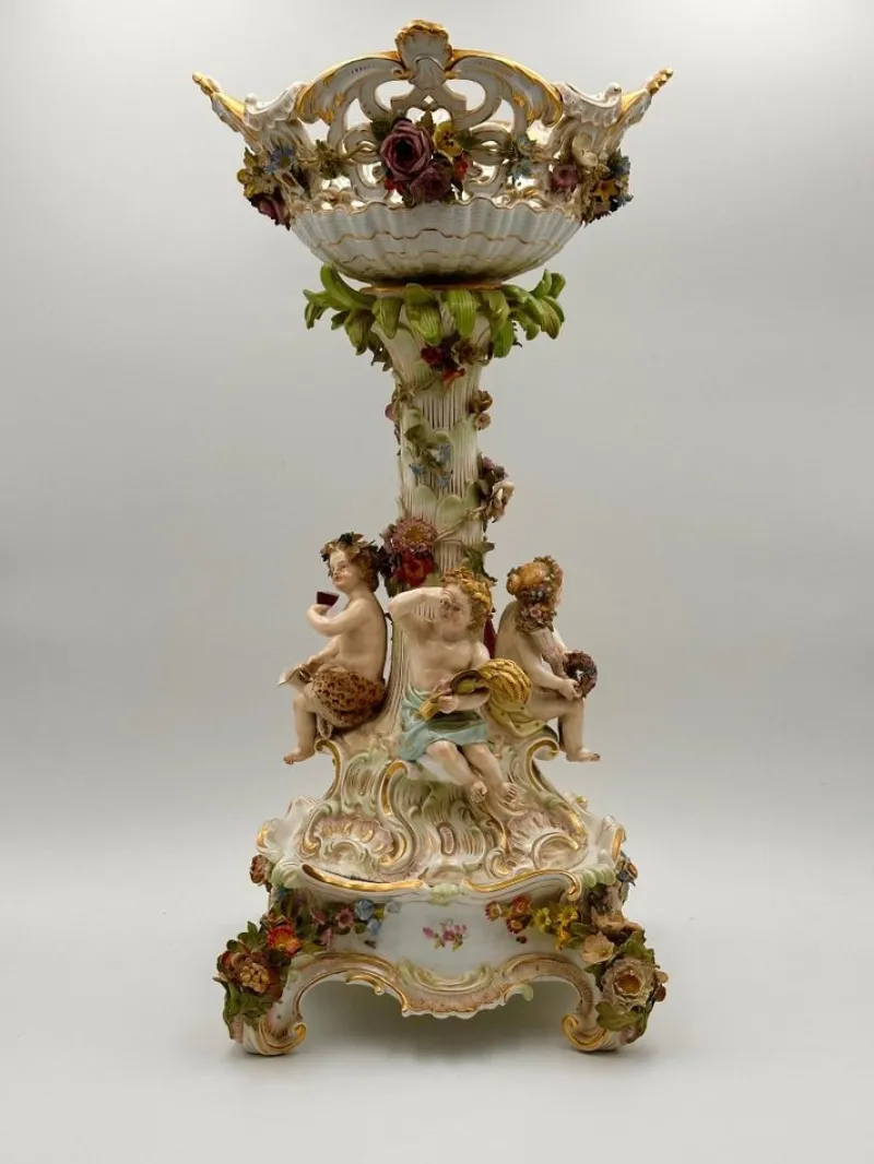 Discount Pamono Centerpiece with Cupids and Flowers from Meissen Porcelain, 1820