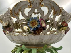 Discount Pamono Centerpiece with Cupids and Flowers from Meissen Porcelain, 1820