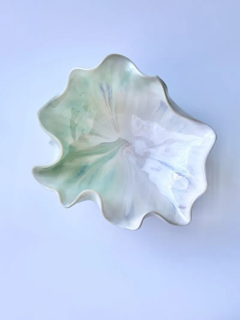 Pamono Ceramic Shell Bowl by Natalia Coleman> Decorative Objects