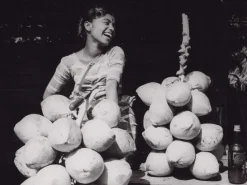 Pamono Ceylon, Happy Fruit Seller, 1963, Original Vintage Black & White Photograph> Photography