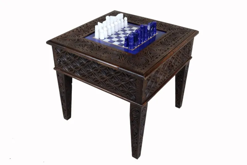 Clearance Pamono Chess Table with Chess Pieces in Handcarved Cedar, 1990s, Set of 17