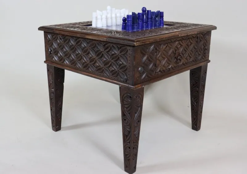 Clearance Pamono Chess Table with Chess Pieces in Handcarved Cedar, 1990s, Set of 17