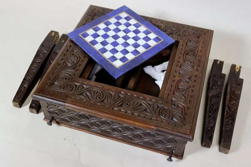 Clearance Pamono Chess Table with Chess Pieces in Handcarved Cedar, 1990s, Set of 17