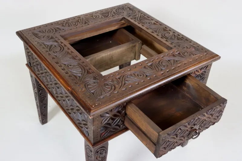 Clearance Pamono Chess Table with Chess Pieces in Handcarved Cedar, 1990s, Set of 17