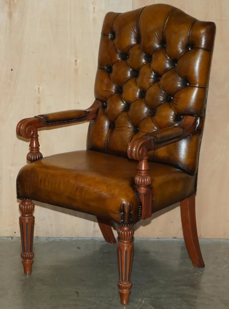 Pamono Chessboard Table and Chesterfield Armchairs in Leather, Set of 3> Game Tables
