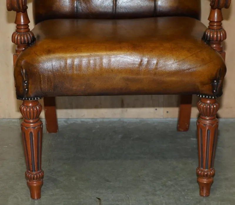 Pamono Chessboard Table and Chesterfield Armchairs in Leather, Set of 3> Game Tables