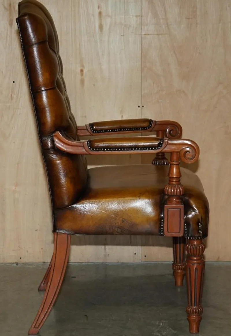 Pamono Chessboard Table and Chesterfield Armchairs in Leather, Set of 3> Game Tables